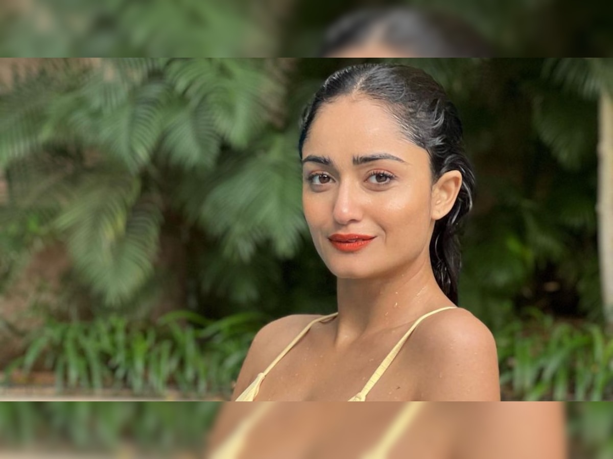 Tridha Choudhury in Bikini: पानी में भीगते ही और भी हॉट हो गईं 'आश्रम' की बबीता, बिकिनी पहन शेयर कर दी ऐसी फोटो