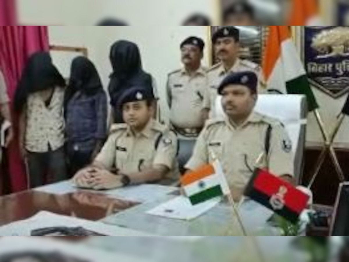 Begusarai Police: बेगूसराय पुलिस ने तीन कुख्यात अपराधियों को हथियार के साथ किया गिरफ्तार