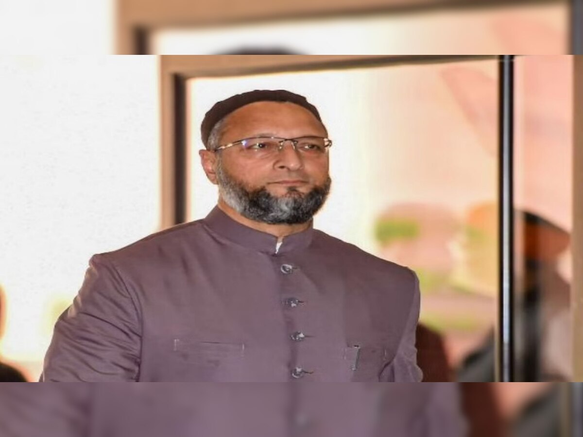 Asaduddin Owaisi: भड़काऊ भाषण देकर फंसे असदुद्दीन ओवैसी, दिल्ली में दर्ज हुई FIR 