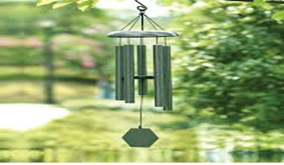 Wind Chimes Buying Tips: घर की खुशहाली छीन सकती है गलत विंड चाइम, खरीदते समय रखें इन बातों का ख्याल