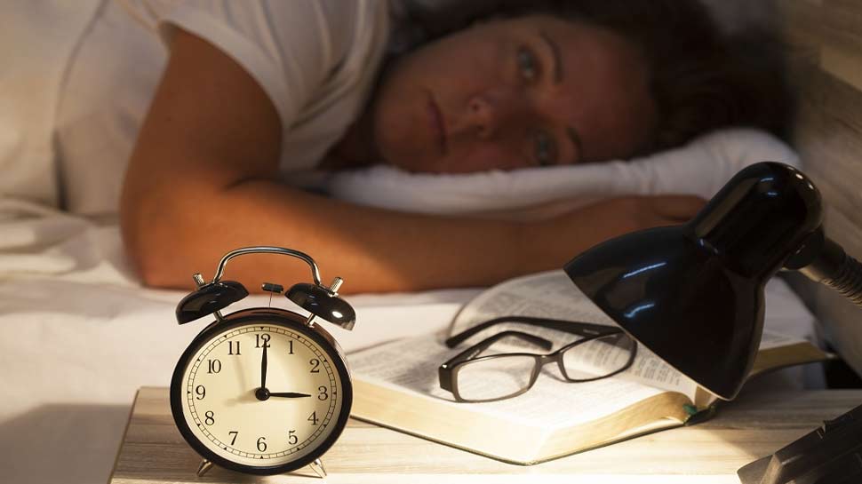 Sleep Disorder: रोजाना 8 घंटे की नींद न लेने का होता है तगड़ा नुकसान, जानलेवा हो सकती है ये हरकत!