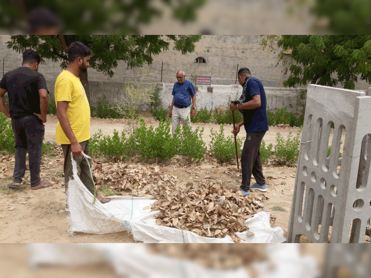 गुर्जरगौड़ ब्राह्मण मुक्तिधाम में श्रमदान