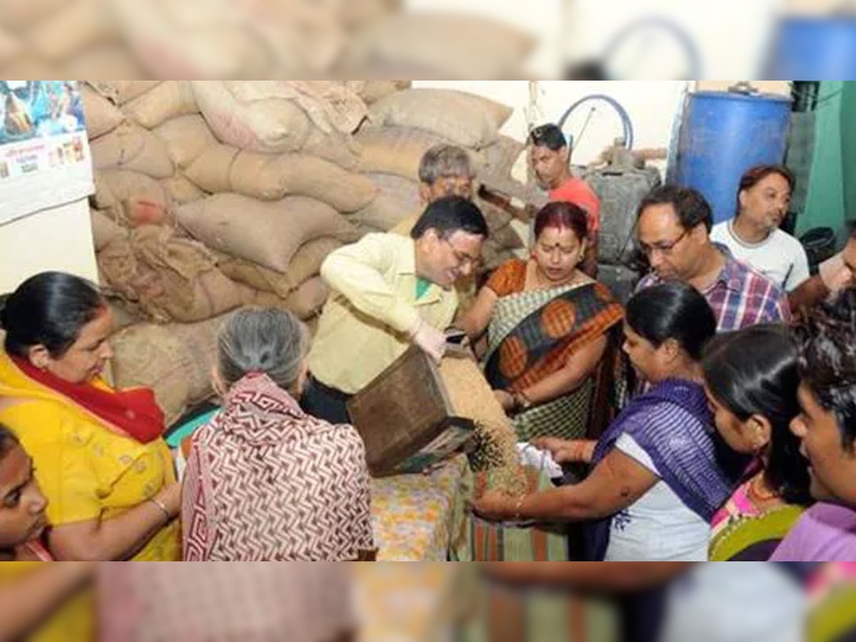 Ration Card: फ्री राशन लेने वालों की लगी लॉटरी, सरकार के फैसले से लोगों की बल्‍ले-बल्‍ले