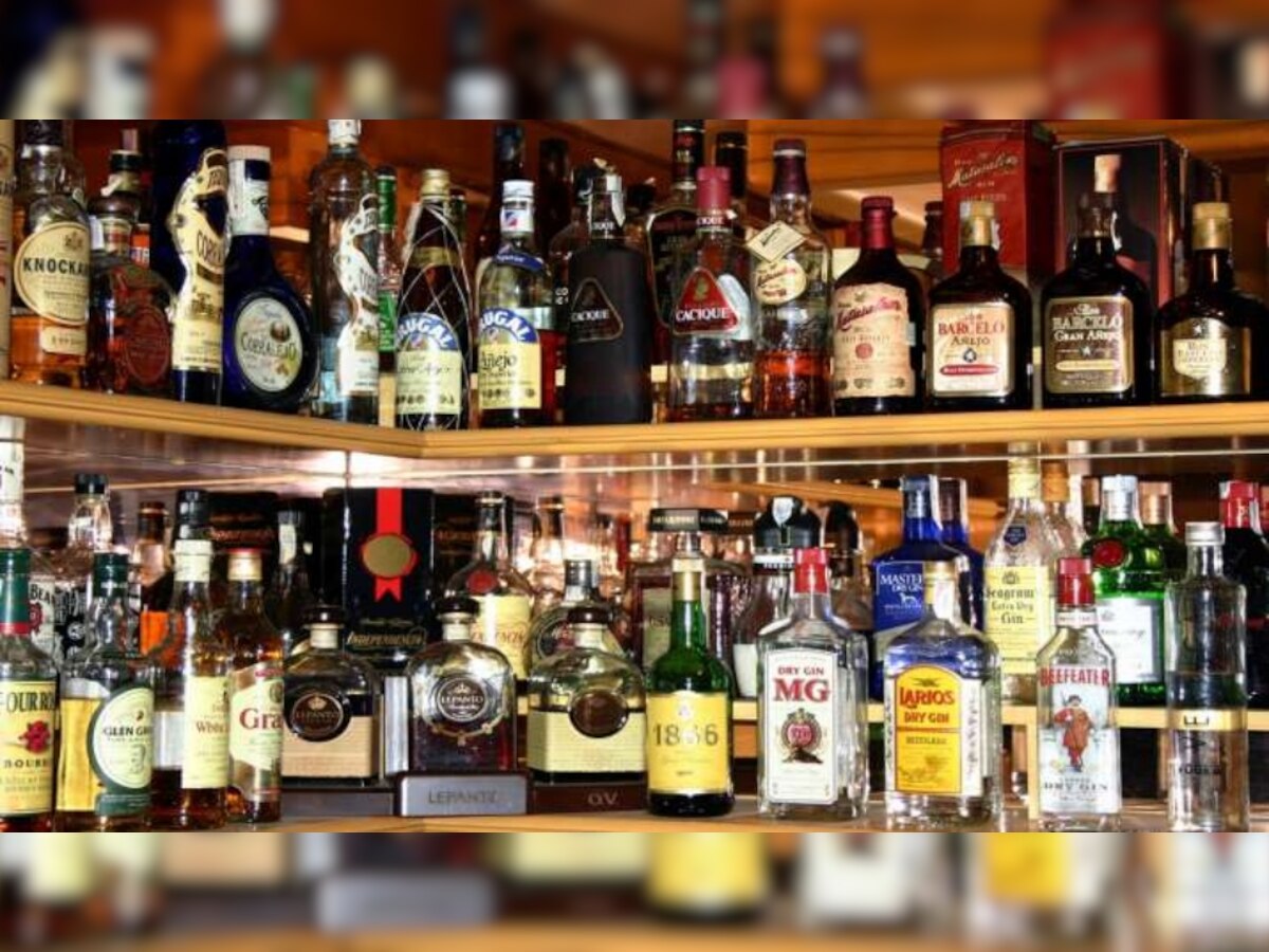 UP Liquor Price: शराब के शौकीनों के लिए खबर, आज से UP में बदल गए हैं रेट; जरूर जान लें 