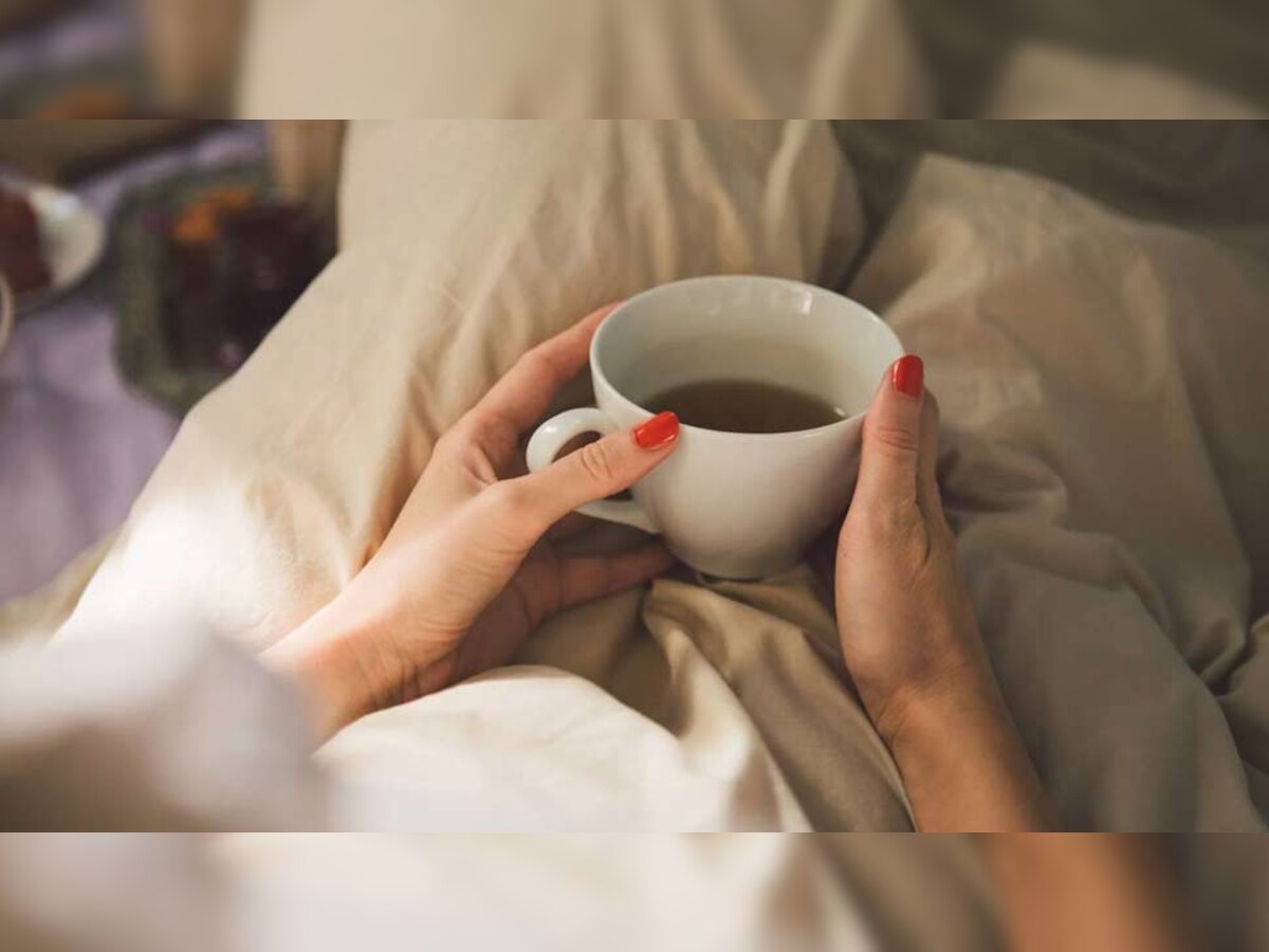 Bed Tea Side Effects: रोज सुबह खाली पेट पीते हैं गर्म चाय? तो इसके साइड इफैक्ट्स से नहीं बच पाएंगे आप
