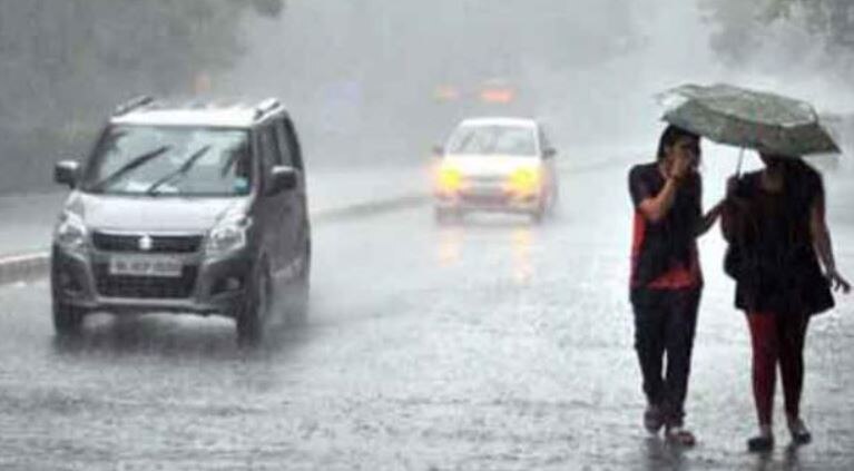 Delhi NCR Weather Update: आज कुछ घंटों बाद दिन में फिर बरसात होने का अनुमान