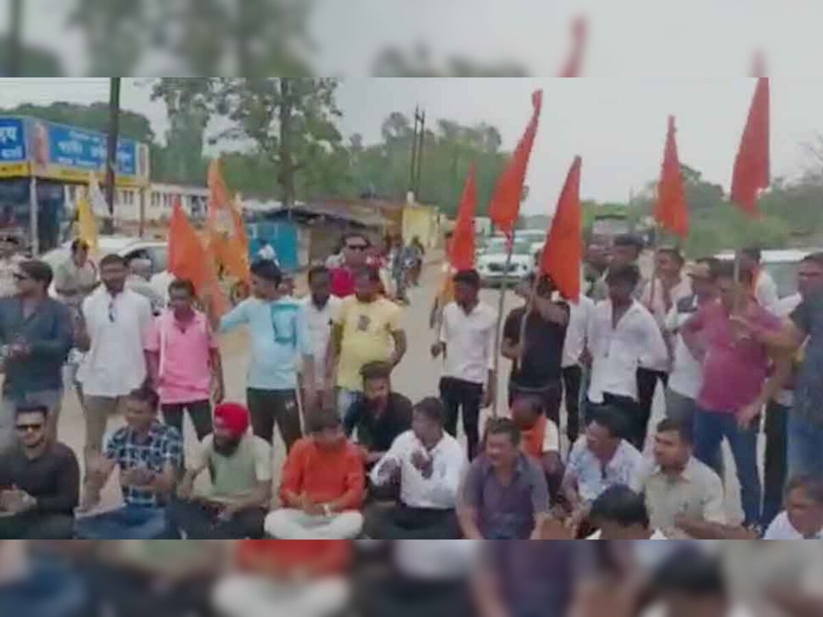 सरगुजा के शिव मंदिर में तोड़फोड़ की आशंका, हिंदू संगठनों ने किया चक्का जाम 