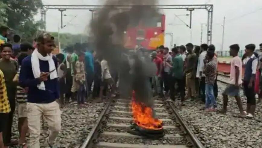 Agneepath Protest: बंगाल से तमिलनाडु तक थमे रेल के पहिए, रांची जोन की इतनी ट्रेनें हुई कैंसल