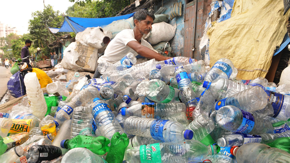 Single Use Plastic Ban: 1 जुलाई से प्लास्टिक की इन चीजों का नहीं कर पाएंगे इस्तेमाल, सरकार ने बनाया एक्शन प्लान