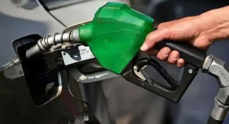 Petrol Diesel Price: पेट्रोल-डीजल एक बार फिर हो जाएगा महंगा! तेल कंपनियों ने सरकार को खत लिखकर की मांग