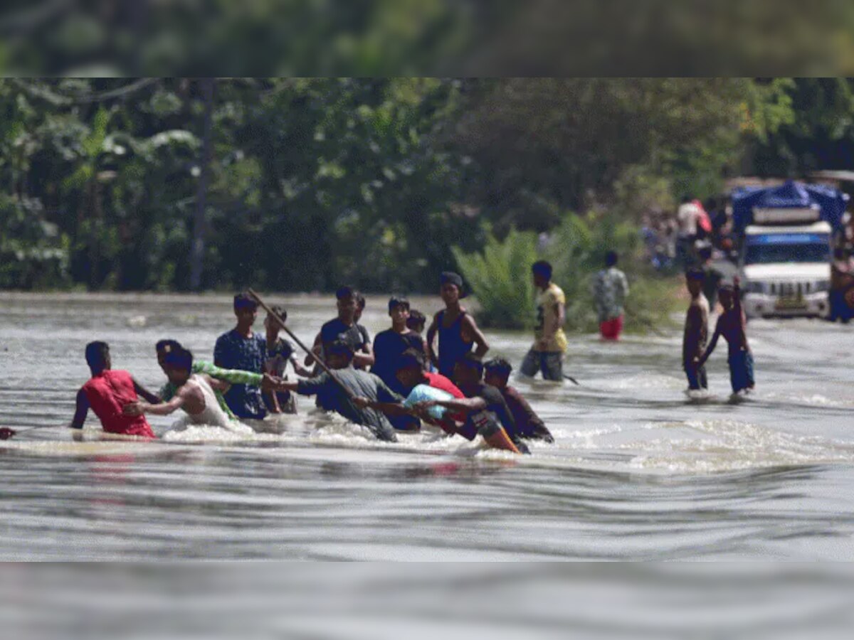 असम में बिगड़ी बाढ़ की स्थिति, लगभग 42 लाख लोग प्रभावित, 24 घंटे में 9 की मौत