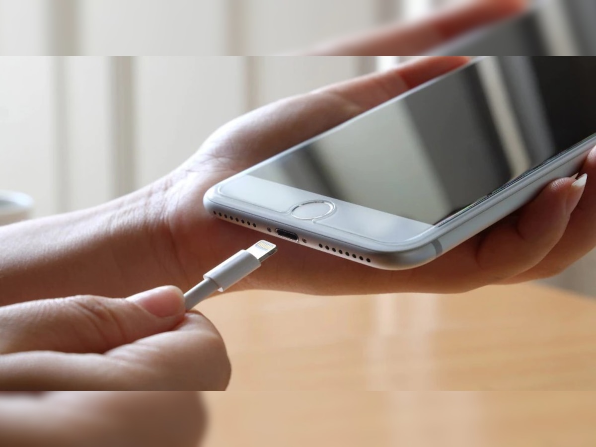 Fast Charging Tips: फोन की ये सेटिंग चेंज करते ही मिनटों में हो जाएगा फोन चार्ज, जानें कैसे