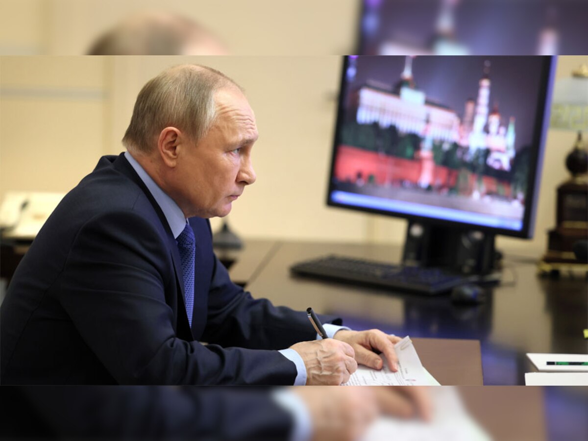 Putin nuclear threat: जंग के बीच पुतिन ने परमाणु हथियारों पर दिया ऐसा बयान, दुनिया पर मंडराया नया खतरा