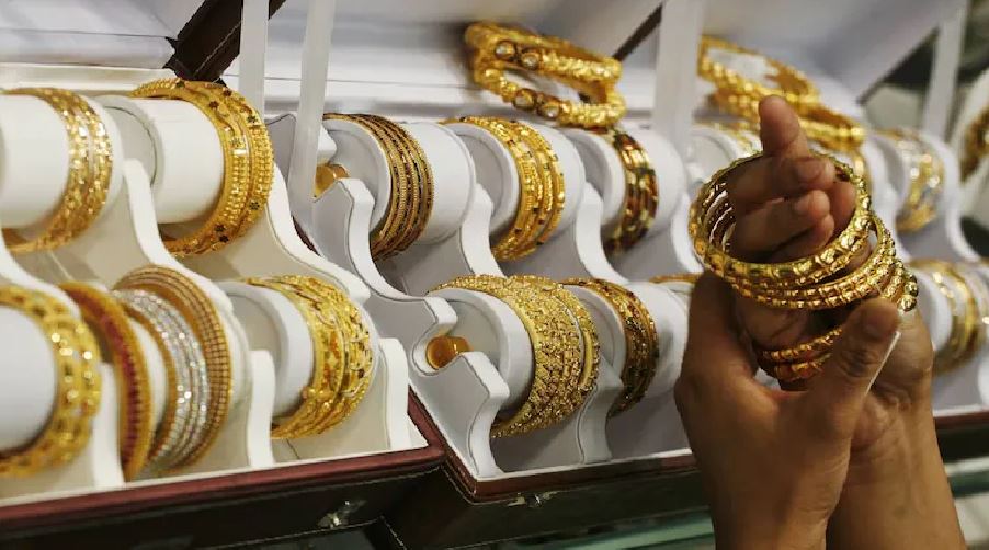 Gold Price Today: 3500 रुपये गिरा सोने का भाव, बाजार में इतनी पहुंची कीमत