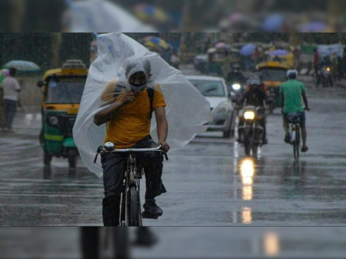Delhi-NCR Weather: दिल्ली-NCR में बारिश से सुहाना हुआ मौसम, क्या मानसून ने दी दस्तक? 