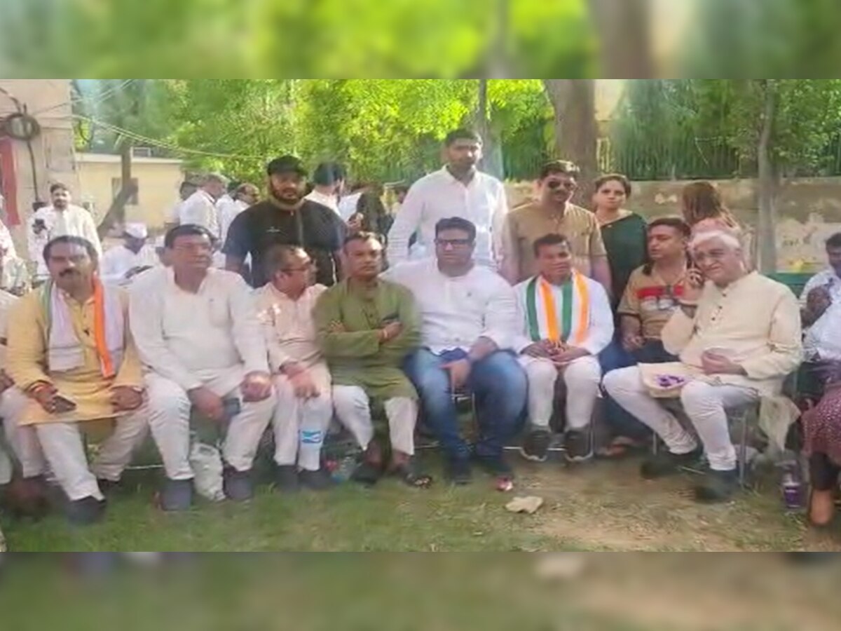 हिरासत में लिए गए टीएस सिंहदेव समेत कई कांग्रेस नेता, सीएम बघेल को भेजा गया वापस