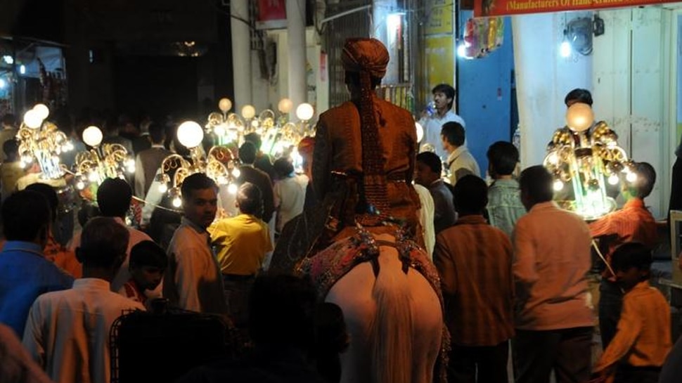 'बैंड बाजा बारात का कौन करेगा हिसाब': इत्तू सी बात पर खिसियाए दूल्हे ने किया हाई-वोल्टेज ड्रामा और फिर
