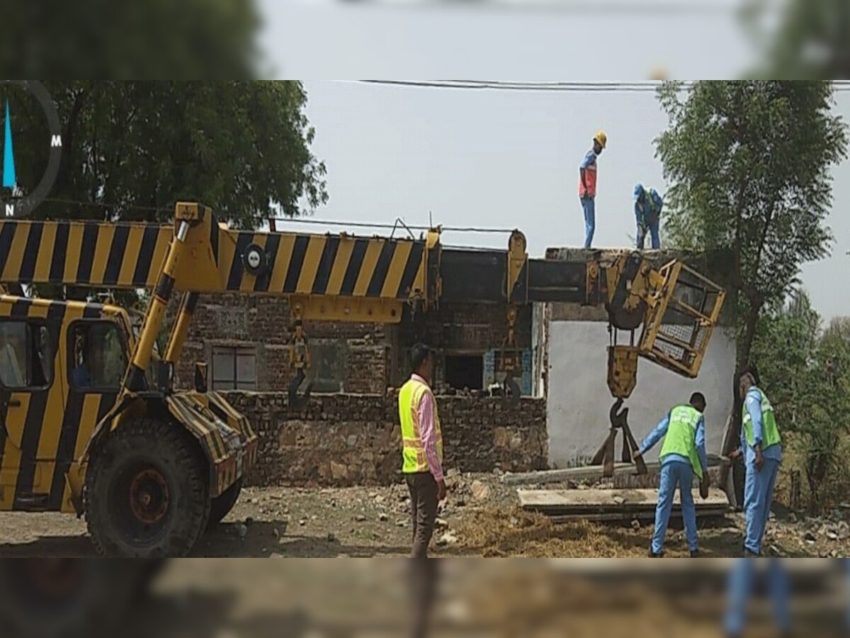 जयपुर-आगरा राजमार्ग पर हो रहे अतिक्रमण को हटाने का कार्य हुआ शुरू