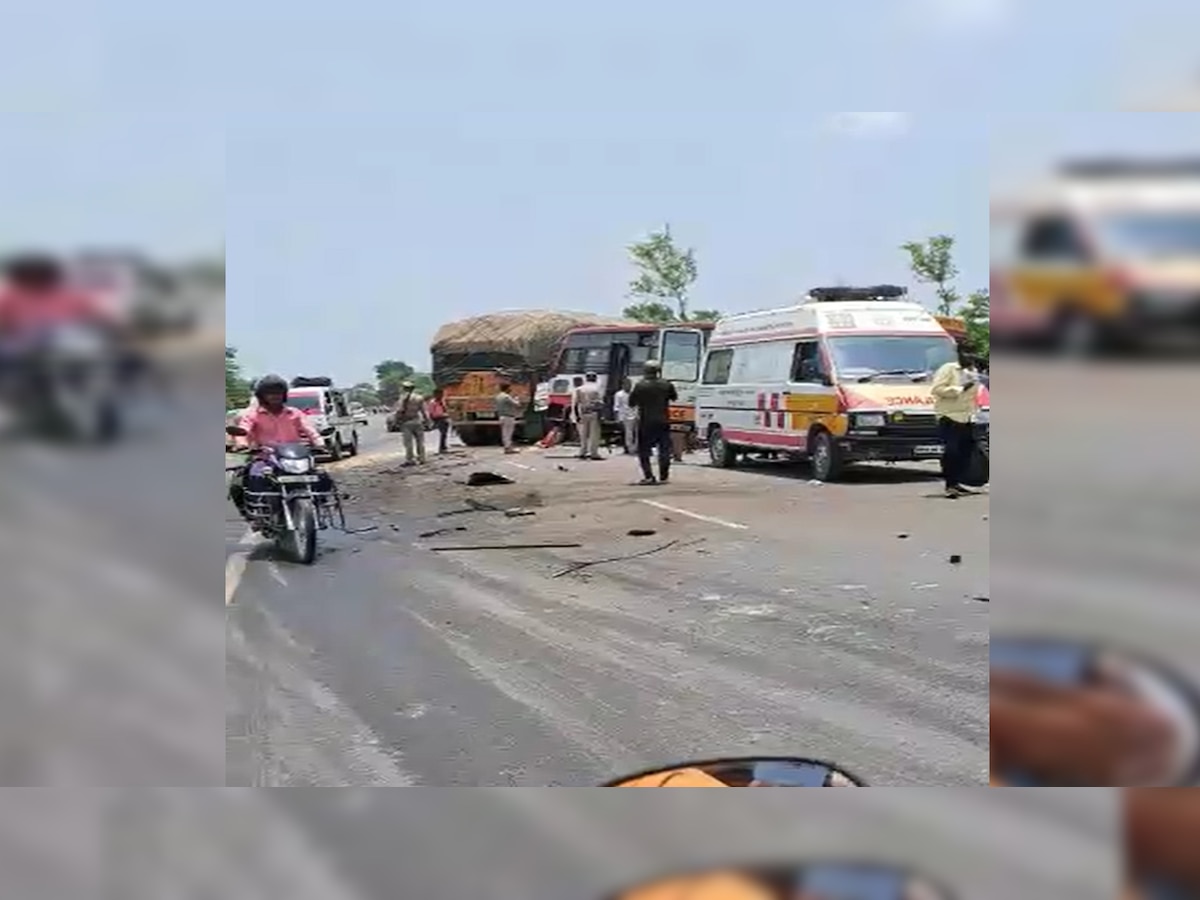 लखीमपुर में बड़ा सड़क हादसा, रोडवेज बस और ट्रक की टक्कर में 4 की मौत, 5 लोग गंभीर रूप से घायल 