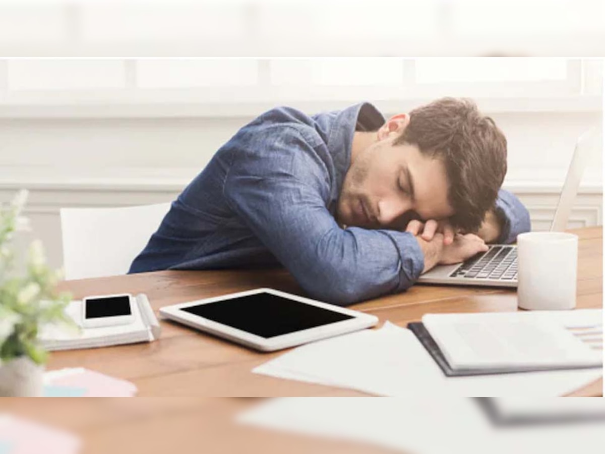 काम के दौरान आपको भी आती है नींद? तो डाइट में शामिल करें ये 5 चीज, कमाल हो जाएगा!