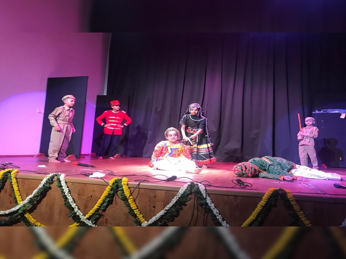 दिल्ली में डूंगरपुर की आदिवासी वीर बाला काली बाई के बलिदान पर हुआ नाटक का मंचन