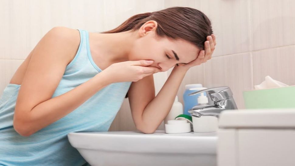 health care tips reason for vomiting empty stomach | Health Care Tips: आपको भी आती है खाली पेट उल्टी? तो हो सकती है ये वजह | Hindi News, लाइफस्टाइल