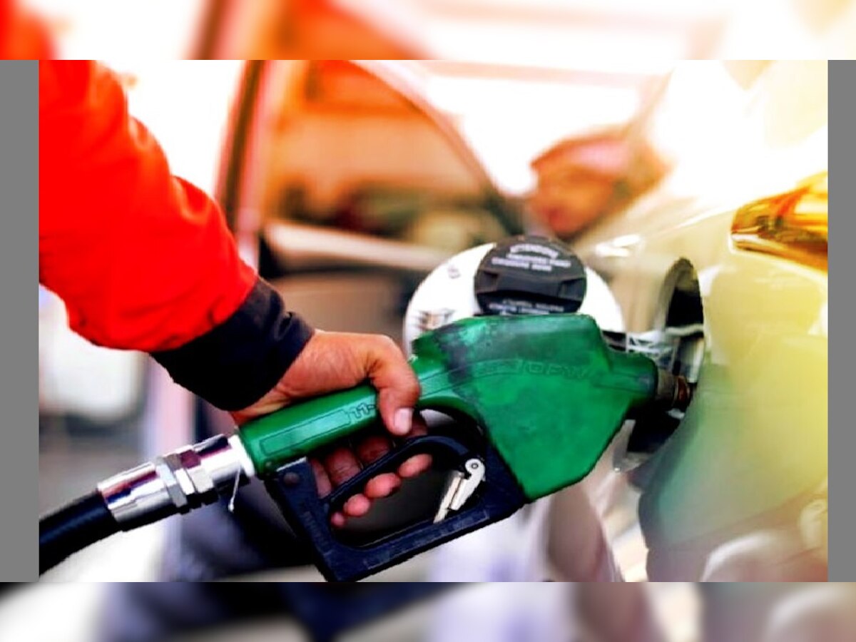 Petrol-Diesel Price: यूपी में पेट्रोल-डीजल के दाम बढ़े या घटे, SMS से चेक करें लखनऊ-नोएडा में तेल के दाम