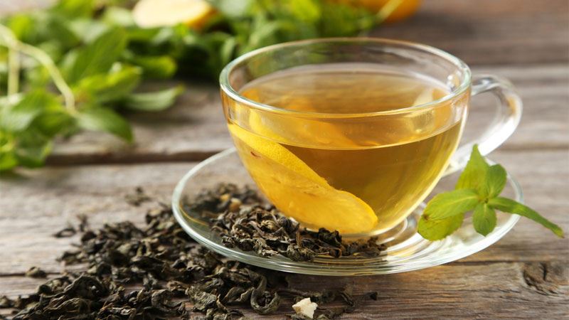 health care tips lose weight by drinking green tea empty stomach in the morning | Green Tea: सुबह खाली पेट ग्रीन टी पीने से वजन होता है कम? जानें हकीकत | Hindi