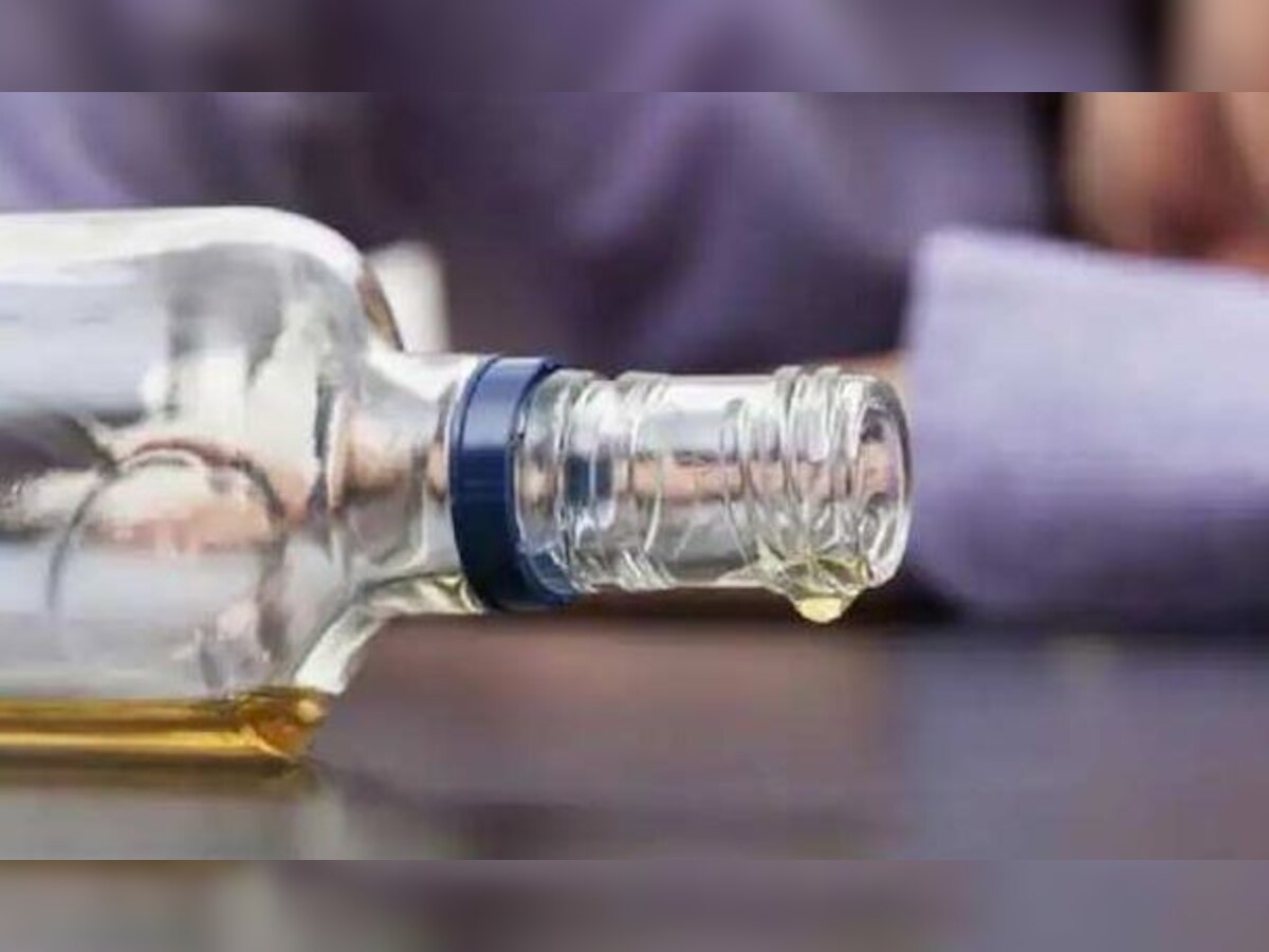 liquor recovered: फ्लाई ऐश लदे ट्रक से पकड़ी 25 लाख की शराब, छुपाने का तरीका देख दंग रह गई पुलिस