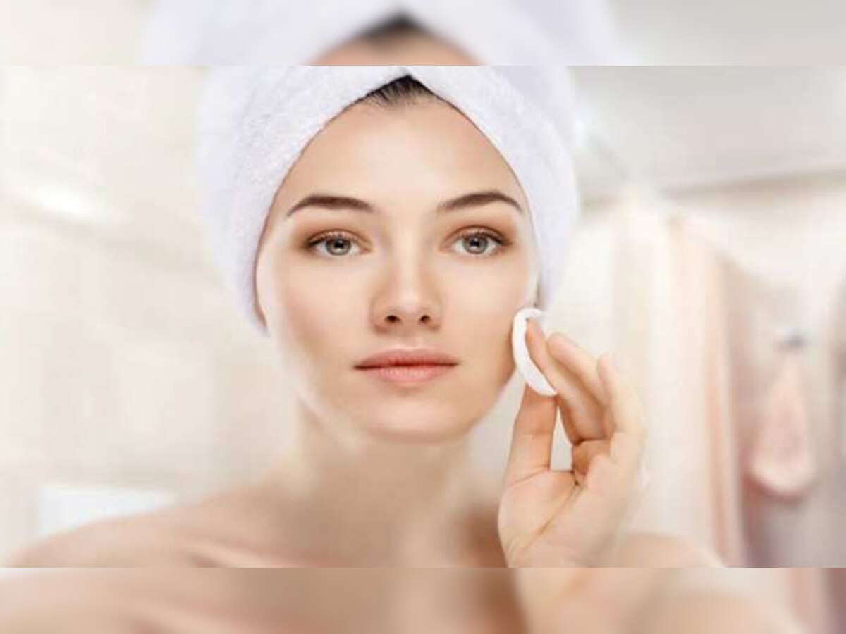 Skin Care Tips: मानसून में ऑयली स्किन वाले जान ले ये बातें; वरना होंगी Pimples जैसी दिक्कतें