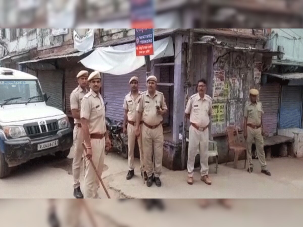 करौली बंद के दौरान तैनात पुलिस