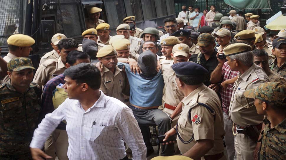 आरोपी आरोपी