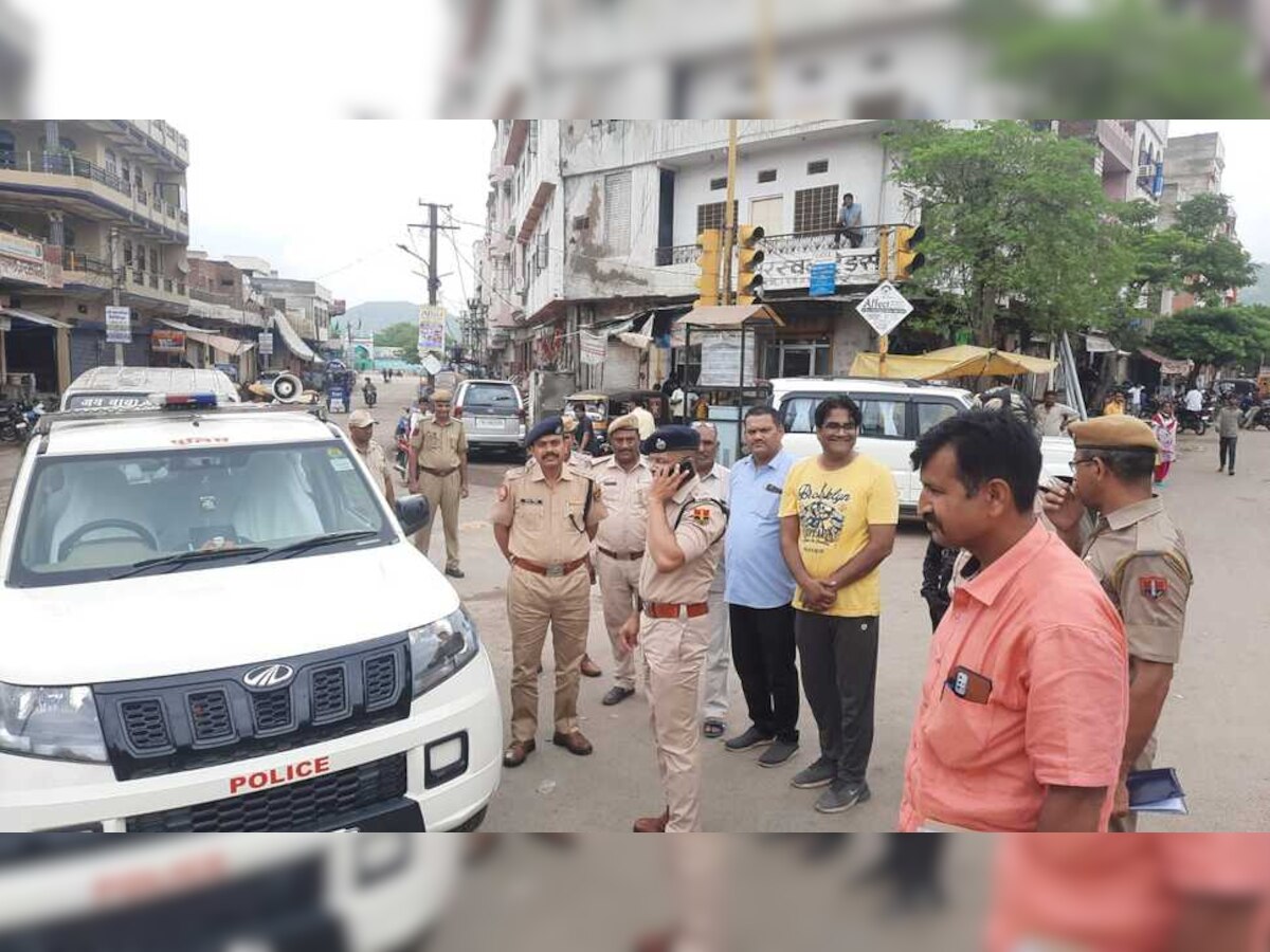 जयपुर में हिंदूवादी संगठनों का प्रदर्शन, मुस्लिम इलाकों में पैदल गश्त कर रही पुलिस