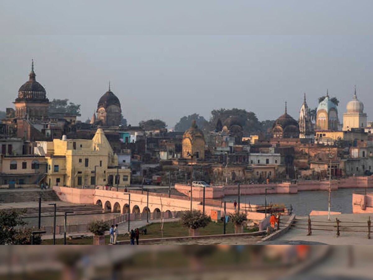 Ayodhya Killing: अयोध्या में एक शख्स की गला काटकर हत्या, हनुमान चबूतरे पर वारदात को दिया अंजाम