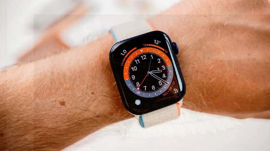 Smartwatch: ये स्मार्टवॉच बताएगी आपको बुखार है या नहीं, जानिए कीमत और अन्य फीचर्स