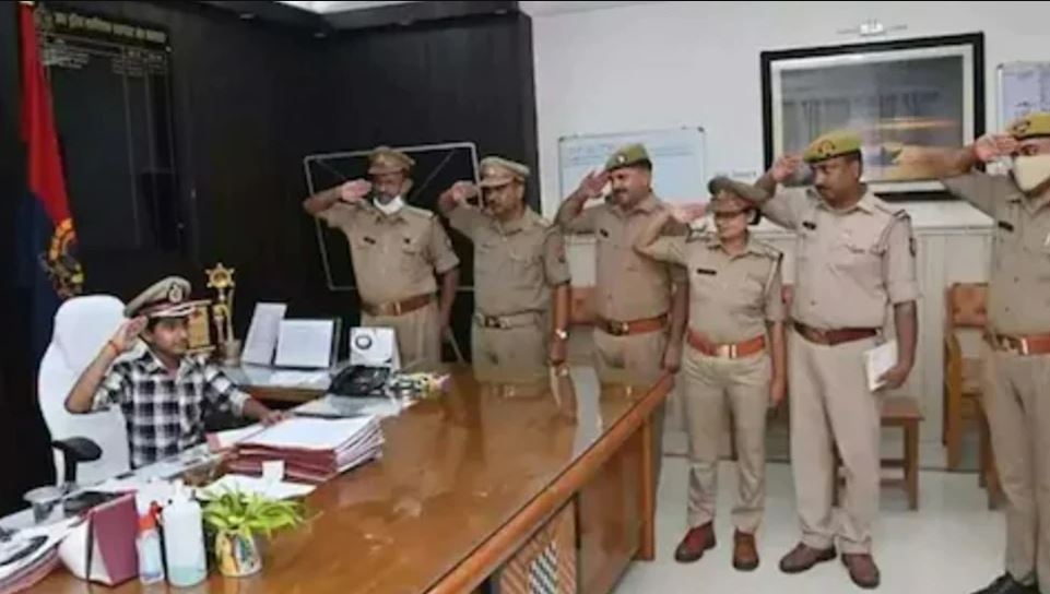 12 साल का बच्चा एक दिन के लिए बना प्रयागराज पुलिस का एडीजी, ई-रिक्शा चालक का है बेटा