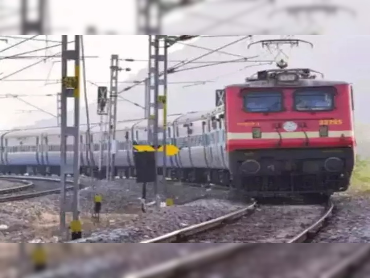 Indian Railway: यात्रीगण कृपया ध्यान दें! लखनऊ रूट की निरस्त हुईं इन ट्रेनों का फिर शुरू होगा संचालन, देखें लिस्ट 