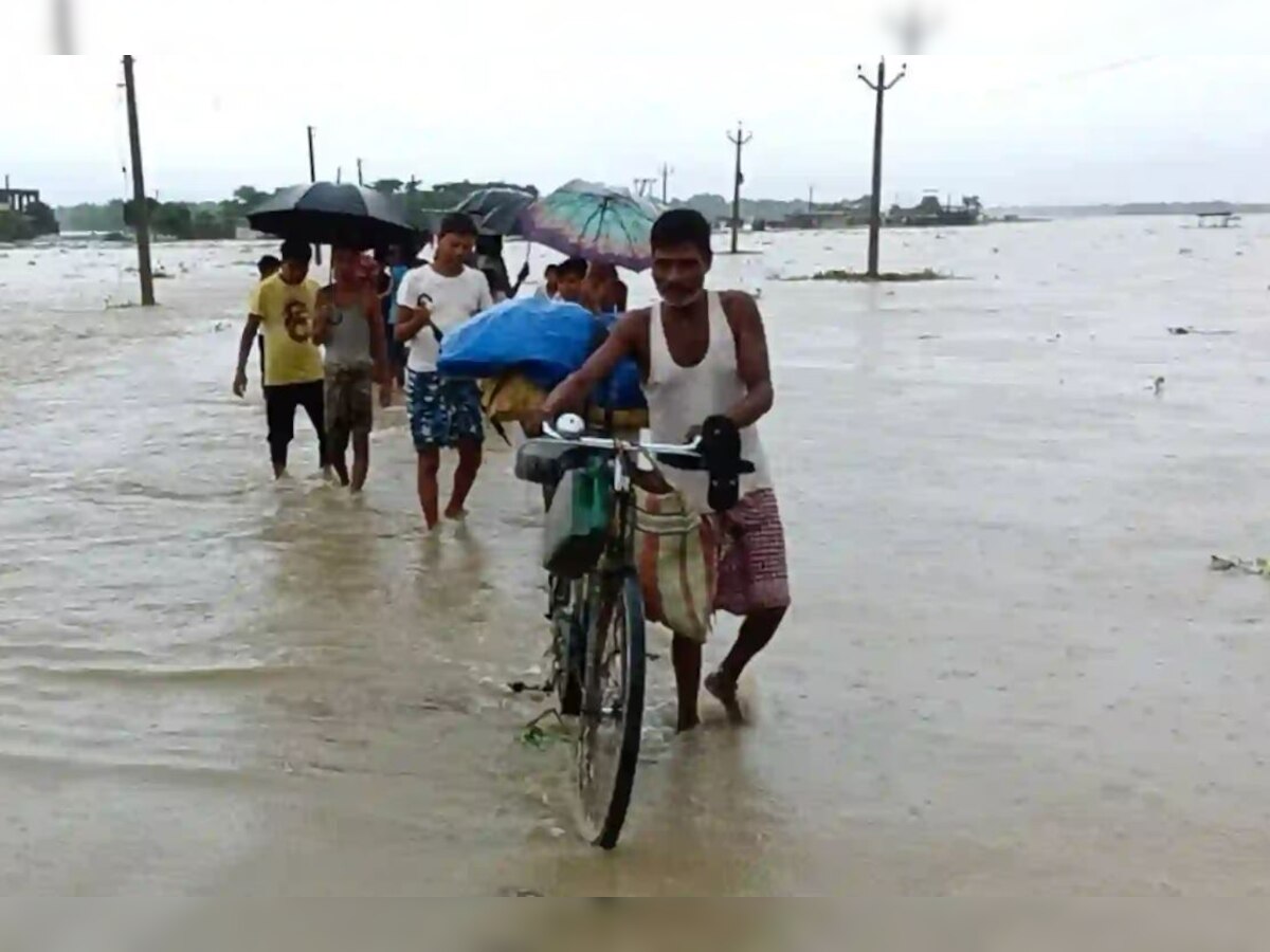 मूसलाधार बारिश से किशनगंज में बाढ़ जैसे हालात, लोग कर रहे परेशानियों का सामना