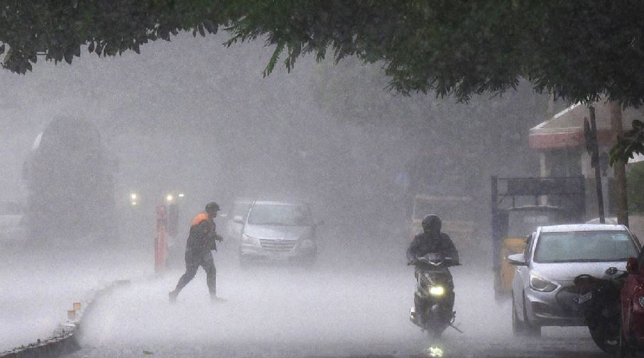 Weather Update: अगले 24 घंटों में इस राज्य में भारी बारिश की आशंका, मौसम विभाग ने जारी किया येलो अलर्ट