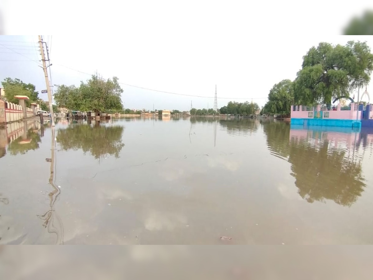  बाढ़ को लेकर प्रशासन भी सतर्क हो गया है.