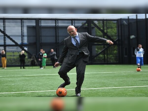 Nadhim Zahawi: सद्दाम के जुल्म से बचने के लिए परिवार ने इराक छोड़ा, अब बेटा बन गया ब्रिटेन का वित्त मंत्री