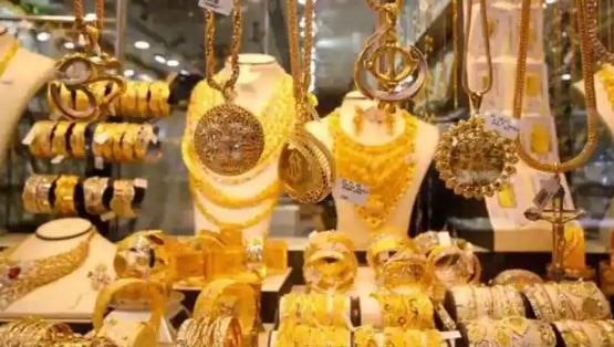 Gold Price Today: 500 रुपये प्रति ग्राम सस्ता हुआ सोना, चांदी के दाम में 2 हजार रुपये की बंपर गिरावट