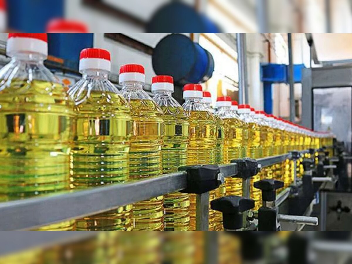 Edible Oils Latest Price: फूड ऑयल के दामों में 14 रुपये प्रति लीटर तक की हो गई कमी, जानें अब कितने में मिलेगा खाने का तेल