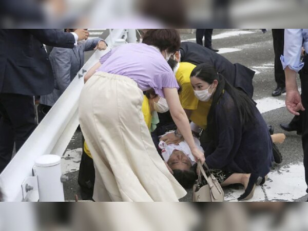 Shinzo Abe shot: जापान के पूर्व PM शिंजो पर हमला करने वाला सुपारी किलर नहीं, बल्कि इस पेशे से जुड़ा है