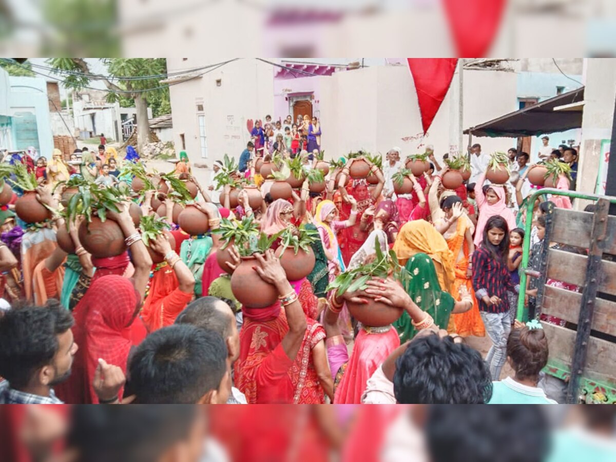 शुभारंभ पर बैंड के साथ निकाली कलश यात्रा