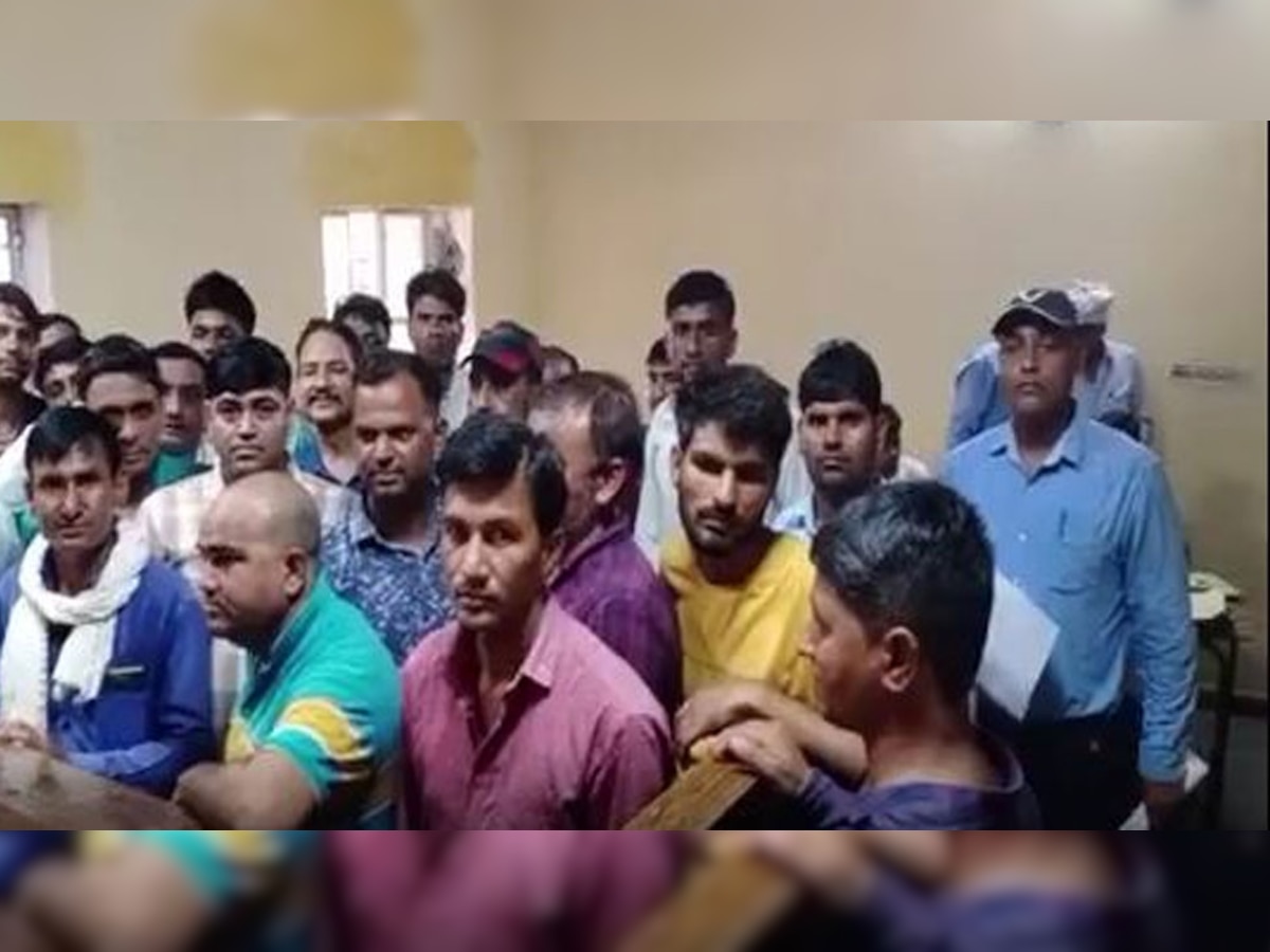  शाहपुरा में टोलकर्मियों  ने NHAI पर लगाया आरोप, बकाया सैलरी के लिए एसडीएम से लगाई गुहार