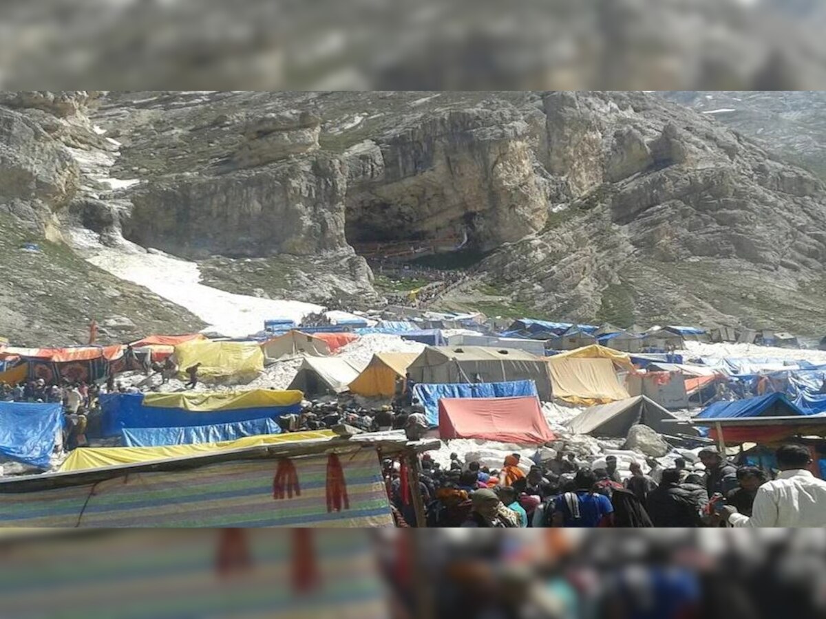 Cloud Burst in Amarnath: अमरनाथ गुफा के पास फटा बादल, 10 की मौत, यात्रा रोकी