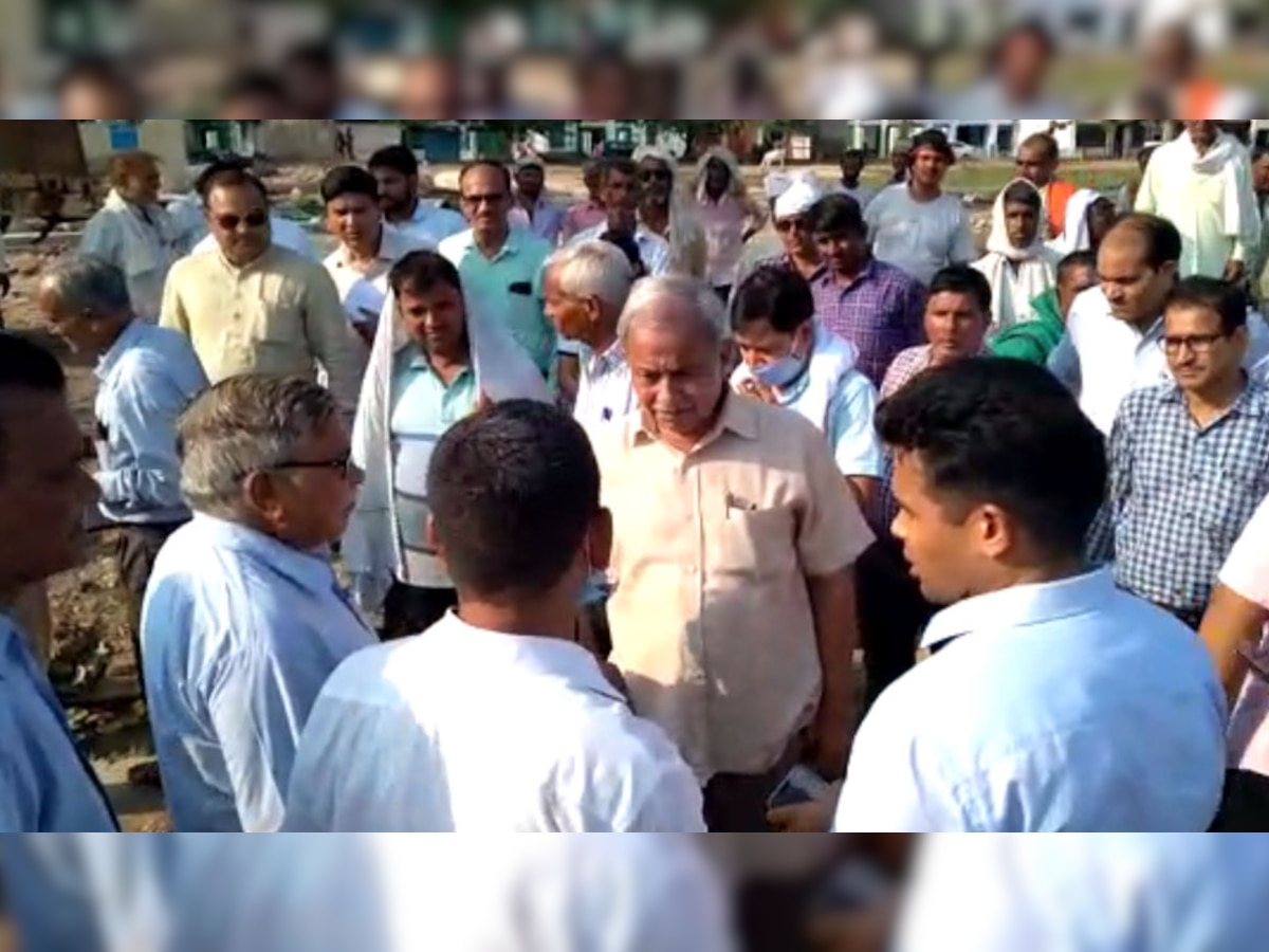 भरतपुर: कृषि उपज मंडी में चारदीवारी-पार्क निर्माण कार्य की प्रगति का लिया गया जायजा