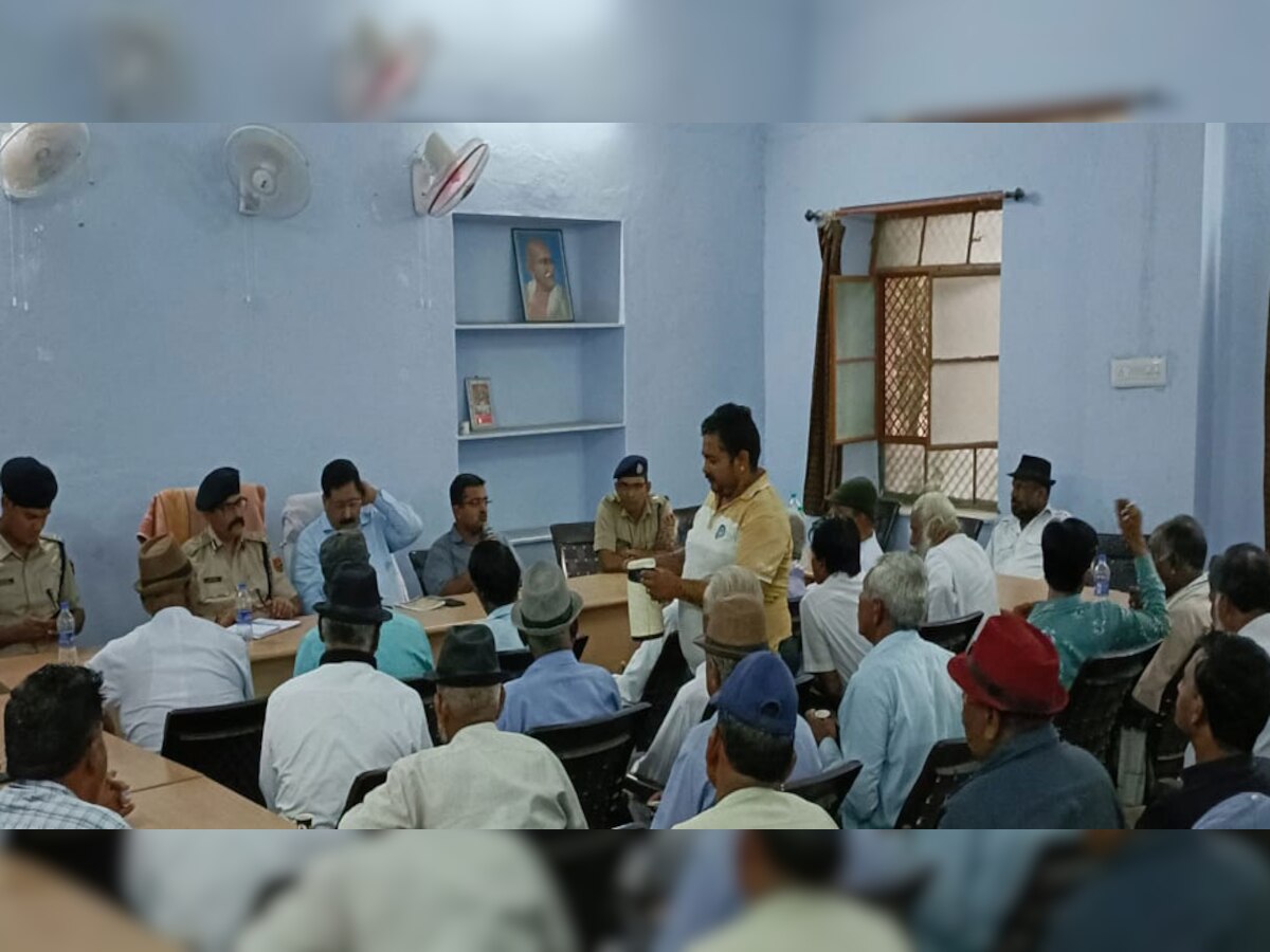 पुलिसकर्मियों पर हुए हमले के बाद बढ़ाई सुरक्षा, कलेक्टर नीलाभ सक्सेना ने किया दौरा