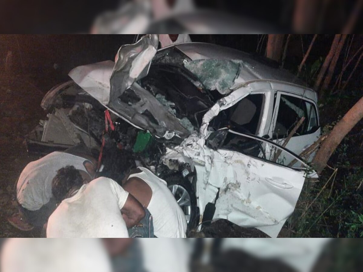 घाटोल में कार और ट्रोले की भिड़ंत, हादसे में पति-पत्नी की मौत, दो बच्चे घायल